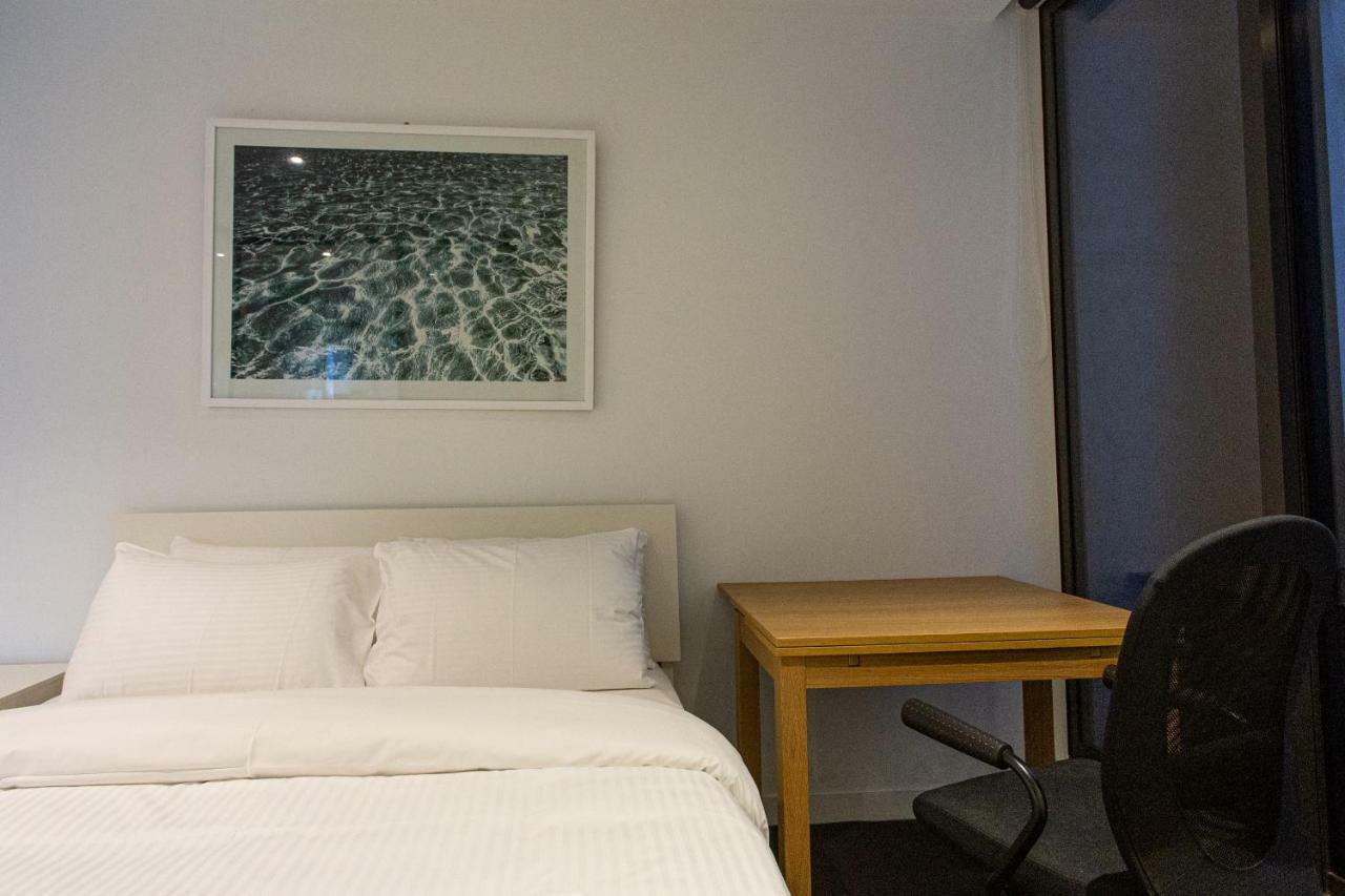 Readyset Apartments At Madison ملبورن المظهر الخارجي الصورة